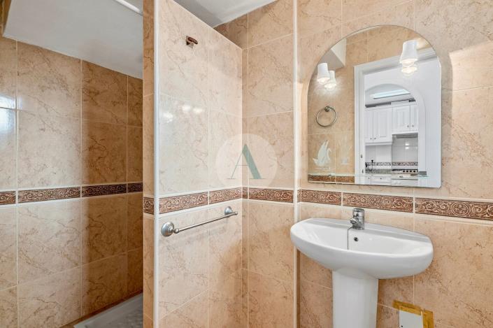 Image No.22-2 Bed Semi-Detached for sale