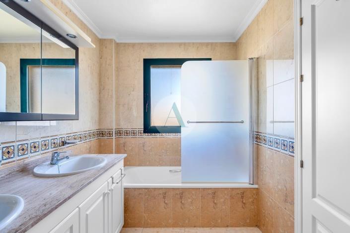 Image No.17-2 Bed Apartment for sale