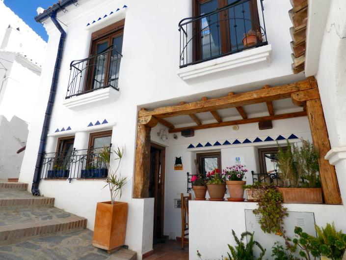 Image No.1-2 Bed Townhouse for sale
