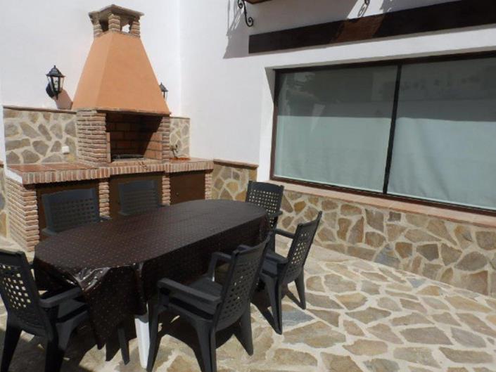 Image No.17-3 Bed Townhouse for sale