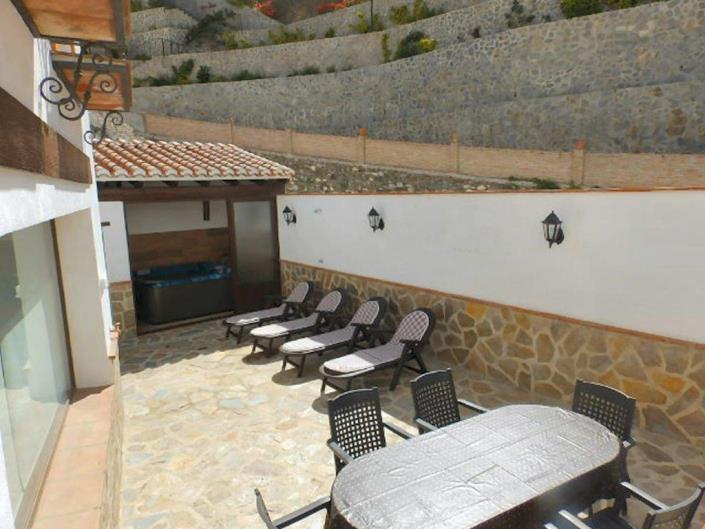 Image No.18-3 Bed Townhouse for sale