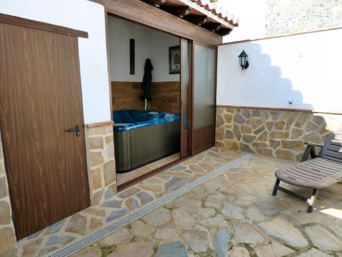 Image No.19-3 Bed Townhouse for sale