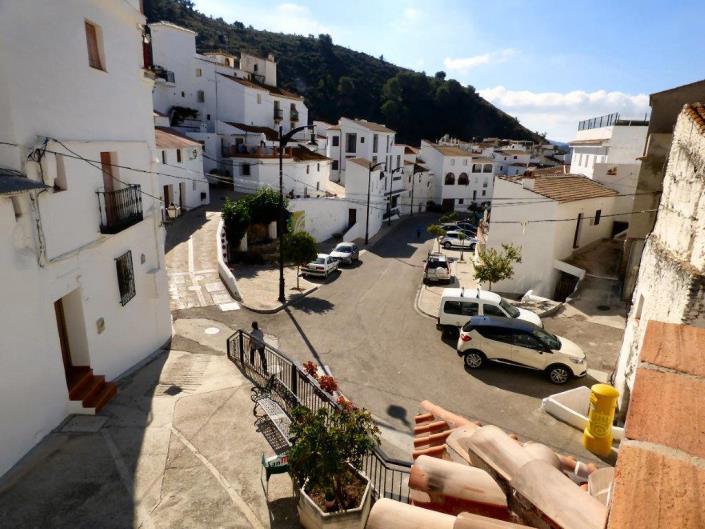 Image No.40-3 Bed Townhouse for sale