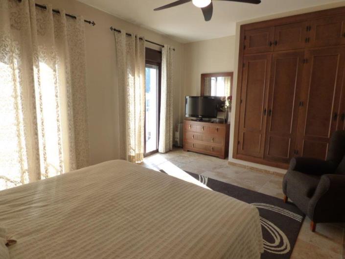 Image No.42-3 Bed Townhouse for sale