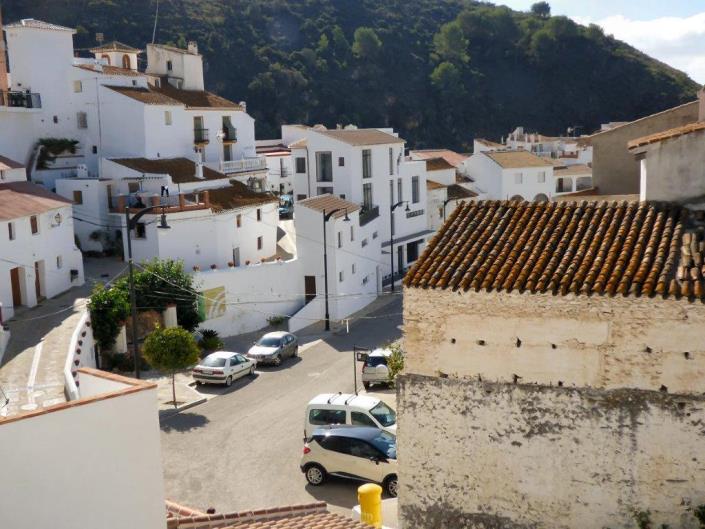 Image No.54-3 Bed Townhouse for sale