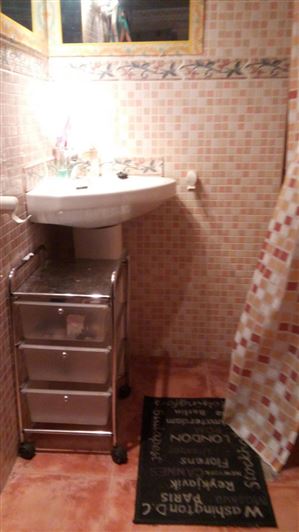 Image No.9-2 Bed Townhouse for sale