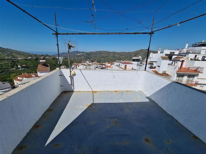 Image No.20-2 Bed Townhouse for sale