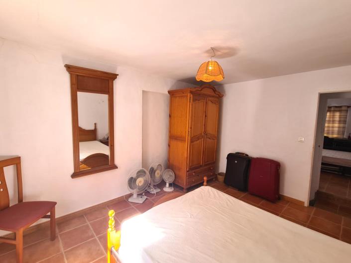 Image No.17-3 Bed Townhouse for sale