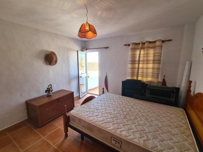 Image No.20-3 Bed Townhouse for sale