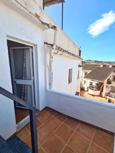 Image No.21-3 Bed Townhouse for sale