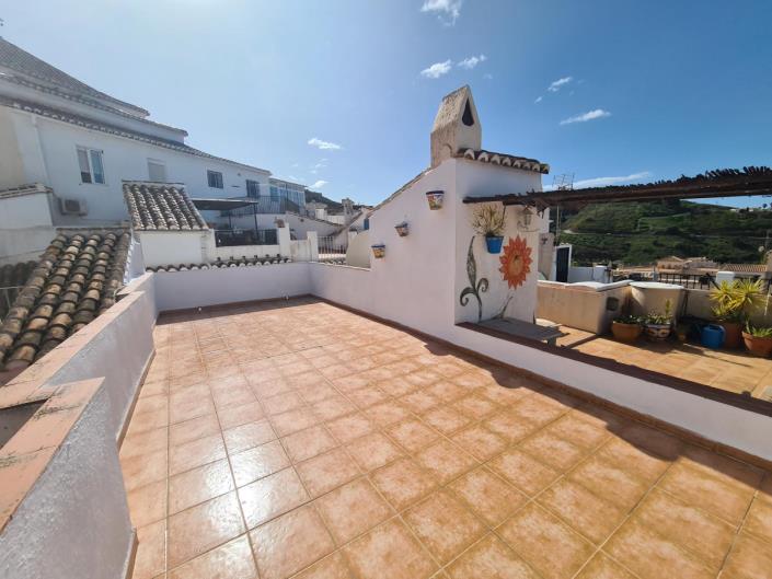 Image No.23-3 Bed Townhouse for sale