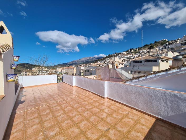 Image No.24-3 Bed Townhouse for sale