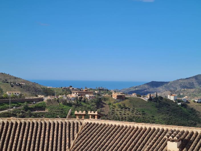 Image No.26-3 Bed Townhouse for sale