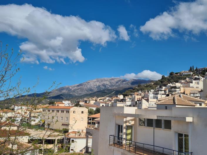 Image No.27-3 Bed Townhouse for sale