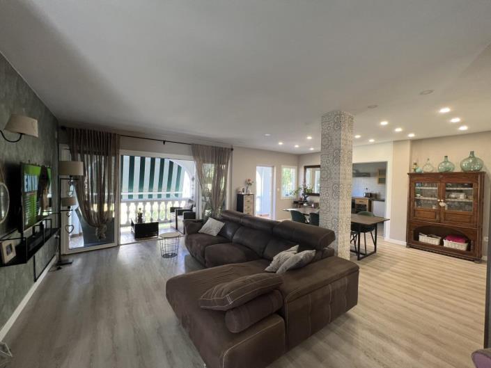 Image No.8-4 Bed Townhouse for sale