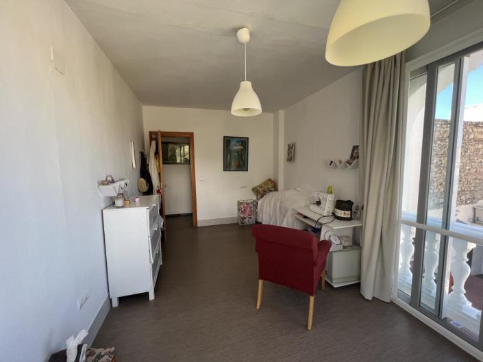 Image No.21-4 Bed Townhouse for sale