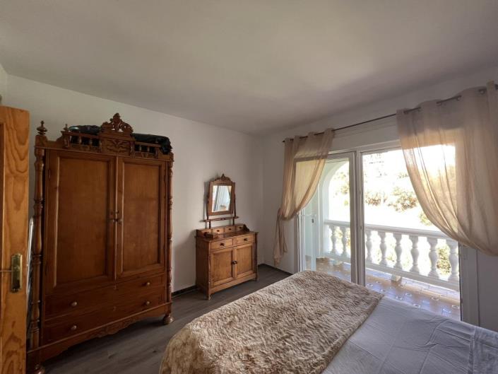 Image No.27-4 Bed Townhouse for sale