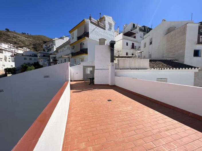 Image No.32-4 Bed Townhouse for sale