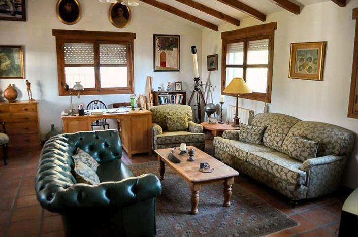 Image No.17-3 Bed Country Property for sale