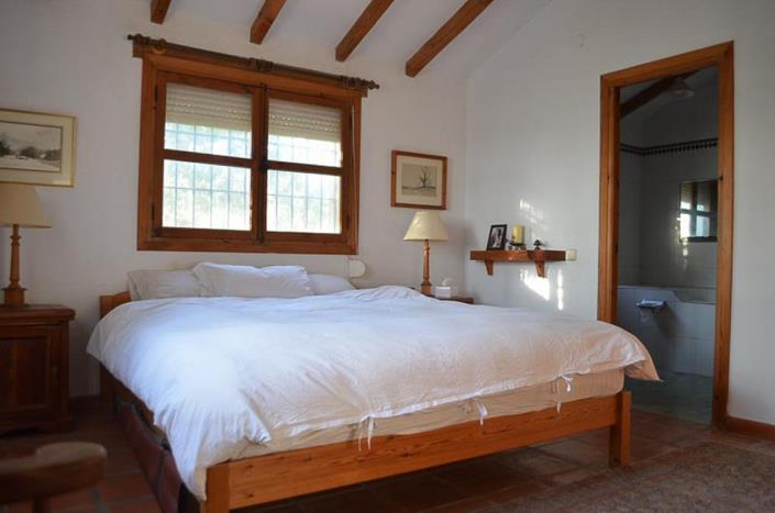 Image No.18-3 Bed Country Property for sale