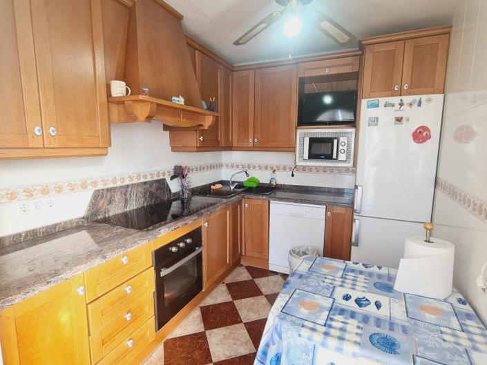 Image No.9-6 Bed Townhouse for sale