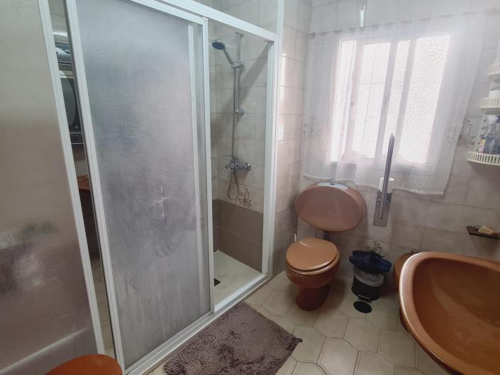 Image No.16-6 Bed Townhouse for sale