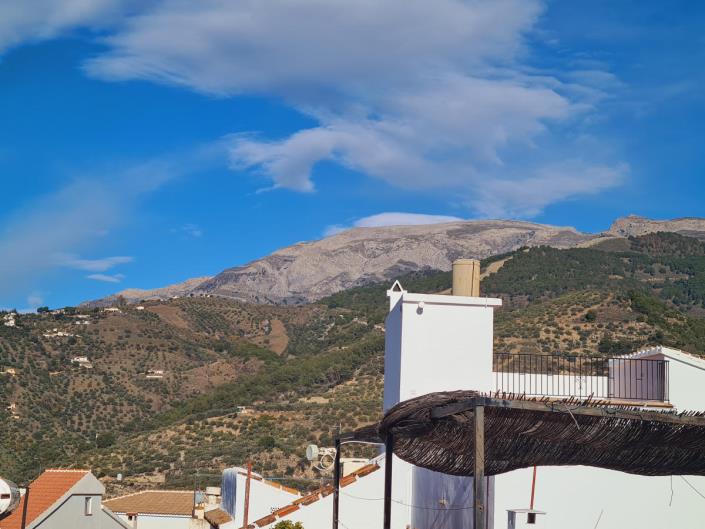 Image No.24-6 Bed Townhouse for sale