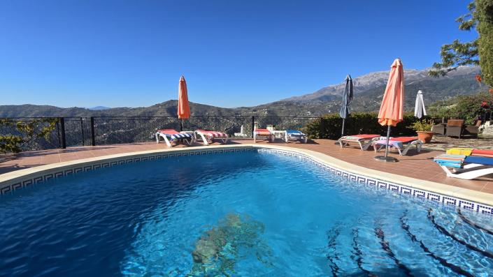 Image No.5-6 Bed Villa for sale