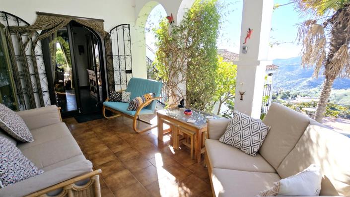 Image No.8-6 Bed Villa for sale