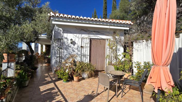 Image No.21-6 Bed Hotel for sale