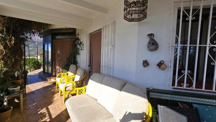 Image No.34-6 Bed Hotel for sale