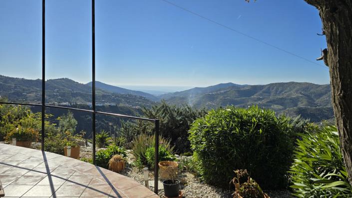 Image No.36-6 Bed Hotel for sale