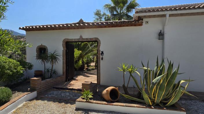 Image No.14-3 Bed Villa for sale