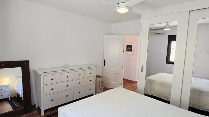 Image No.26-3 Bed Villa for sale