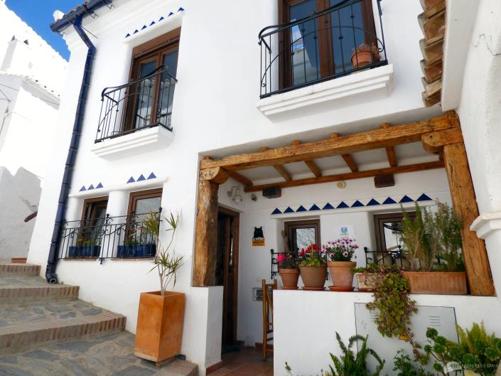 Image No.1-3 Bed Townhouse for sale
