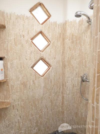 Image No.40-3 Bed Townhouse for sale