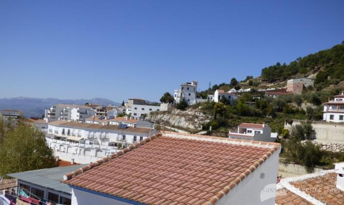 Image No.45-3 Bed Townhouse for sale