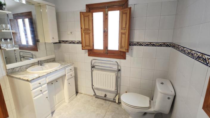 Image No.57-5 Bed Villa for sale