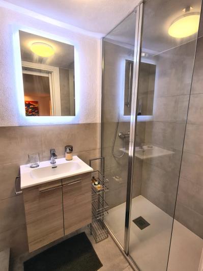 Image No.25-5 Bed Commercial for sale