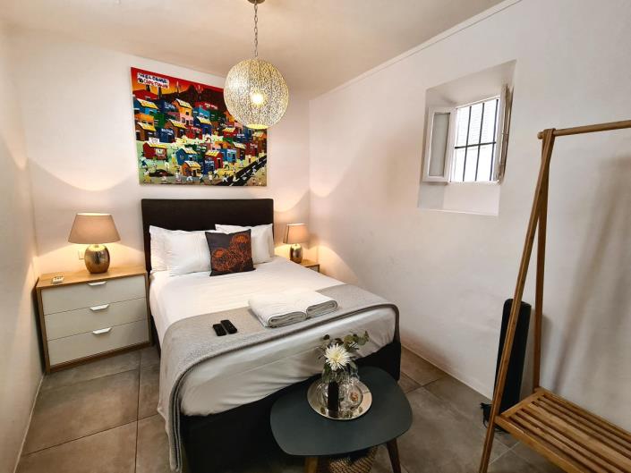 Image No.26-5 Bed Commercial for sale