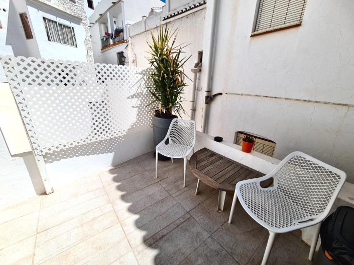 Image No.40-5 Bed Commercial for sale