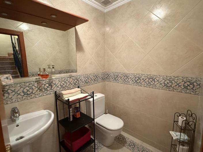 Image No.27-3 Bed Townhouse for sale