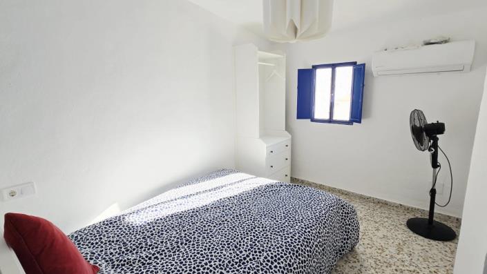 Image No.14-3 Bed Townhouse for sale