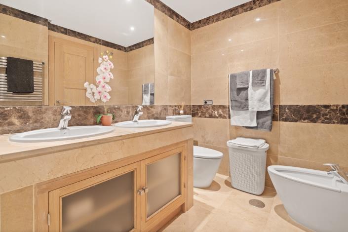 Image No.14-3 Bed Apartment for sale