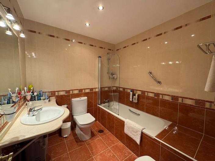 Image No.19-3 Bed Townhouse for sale