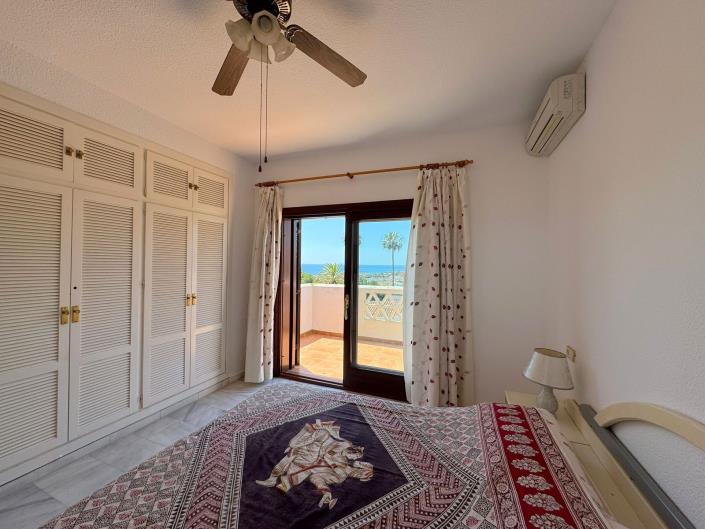 Image No.18-3 Bed Townhouse for sale