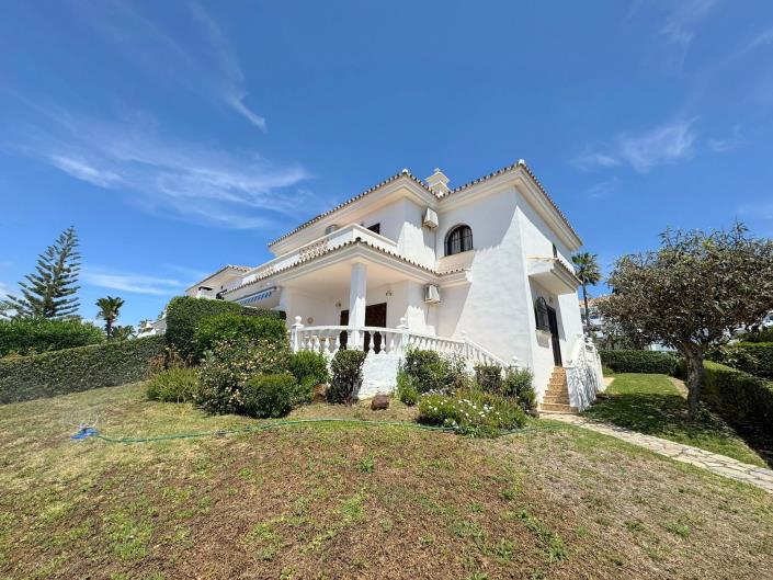 Image No.12-3 Bed Townhouse for sale