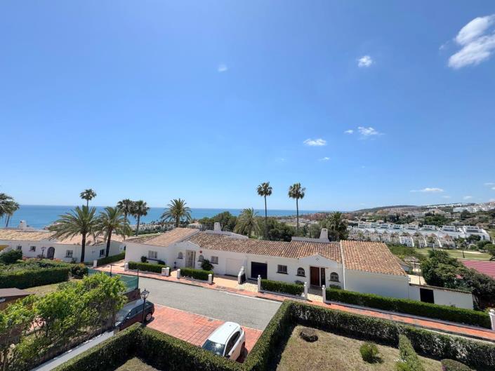 Image No.27-3 Bed Townhouse for sale