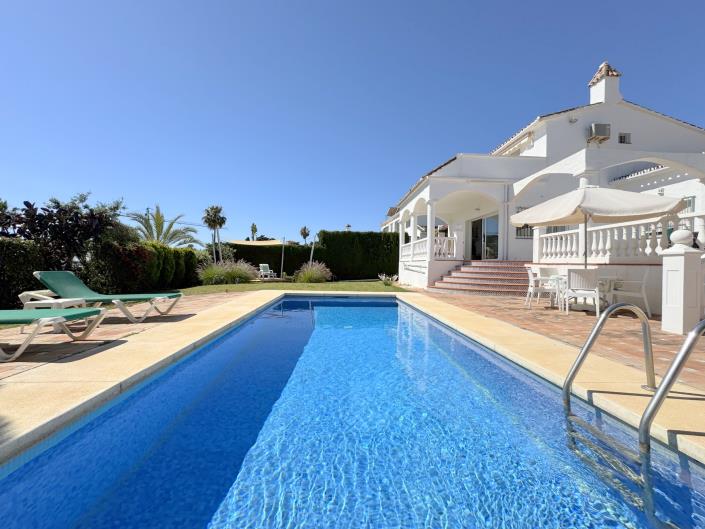 Image No.1-3 Bed Villa / Detached for sale
