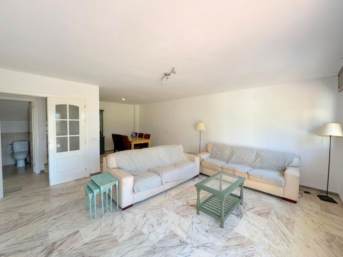 Image No.20-4 Bed Townhouse for sale